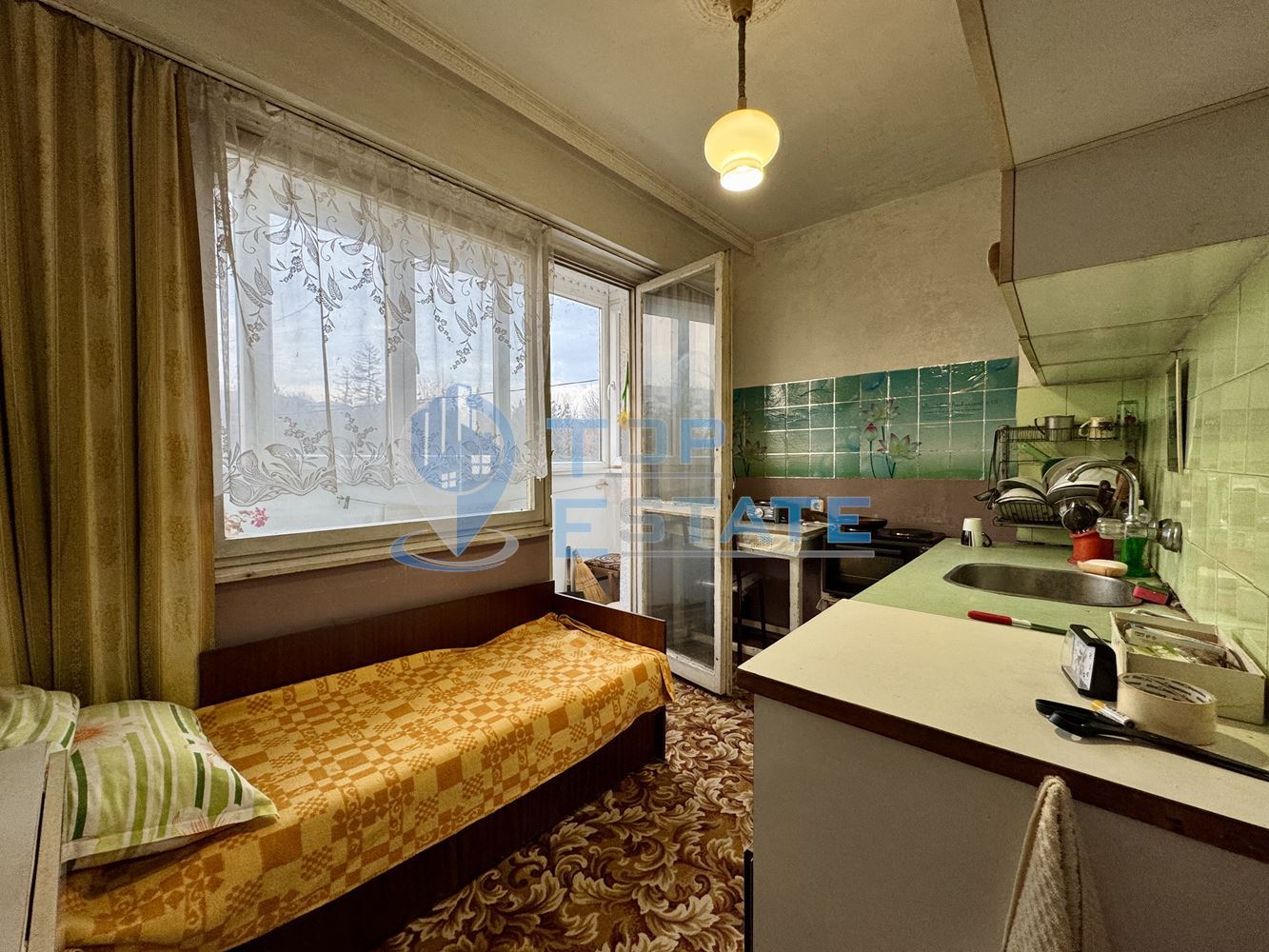 Двустаен панелен апартамент в град Стажица, област Велико Търново - 0