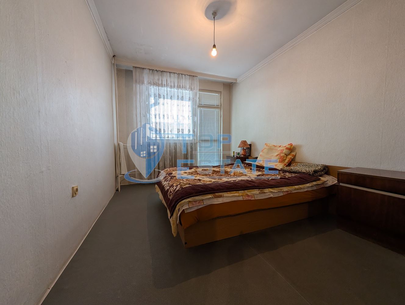 Двуетажна масивна къща в град Стражица - 0