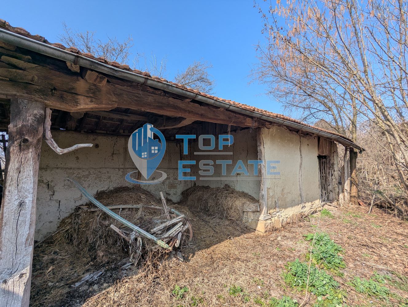 Голям парцел със стара къща и кладенец в с. Благоево, общ. Стражица, обл.В.Търново - 0