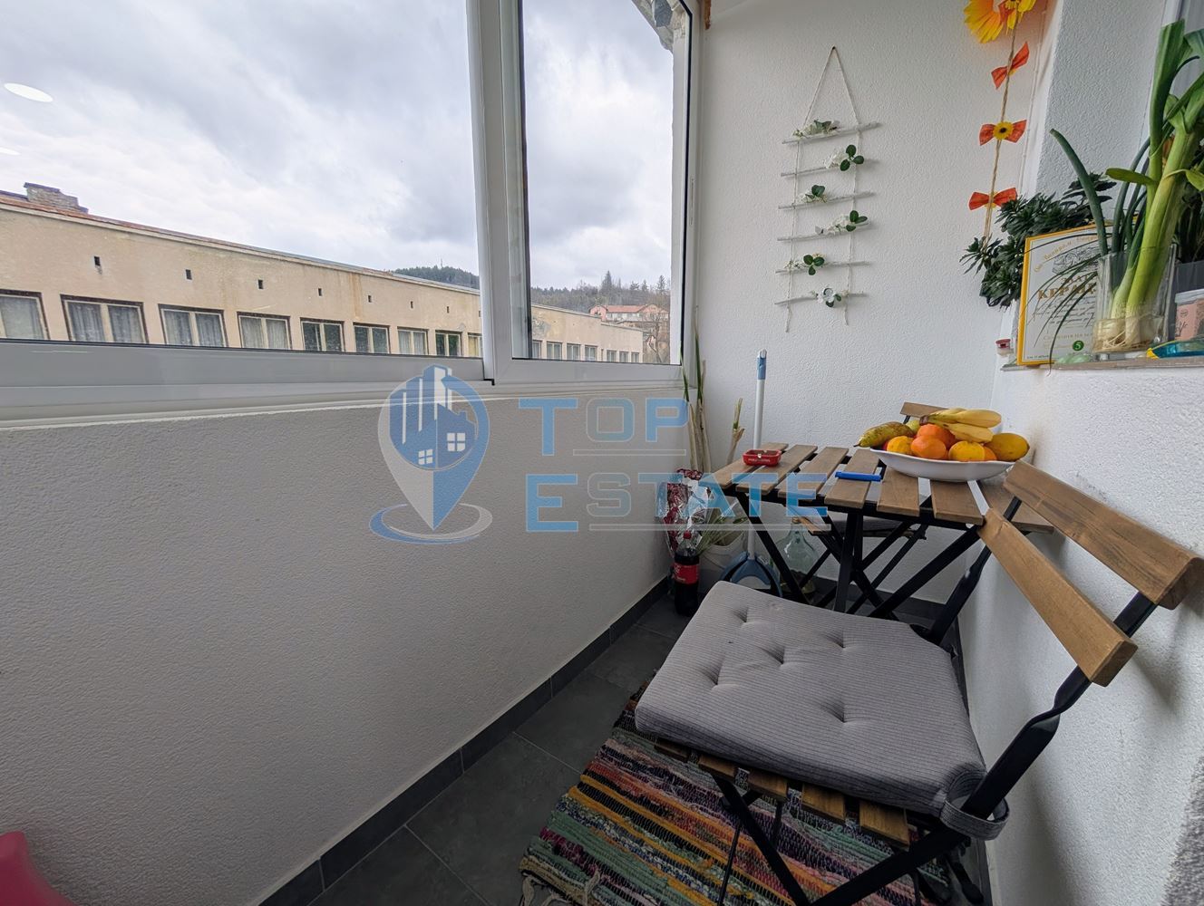 Ремонтиран тристаен тухлен апартамент в централната част на град Плачковци - 0