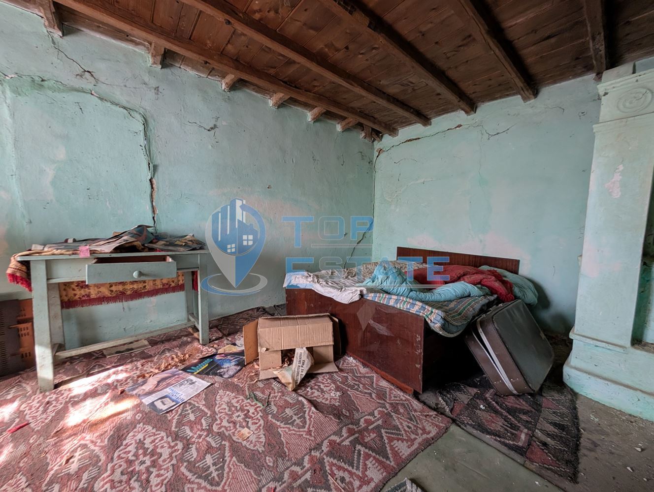 Парцел със стара двуетажна къща в село Ново село - 0