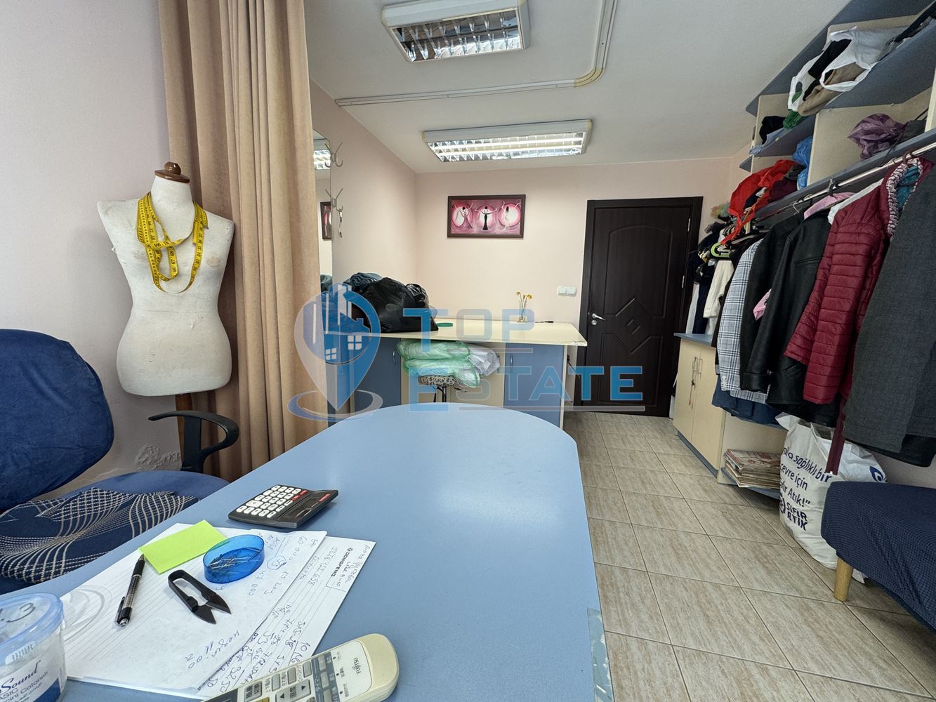 Търговско помещение на комуникативно място в кв. Колю Фичето, гр. Велико Търново - 0