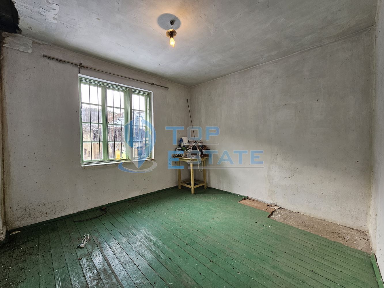 Едноетажна къща близо до река с голям двор в село Росно, област Велико Търново - 0