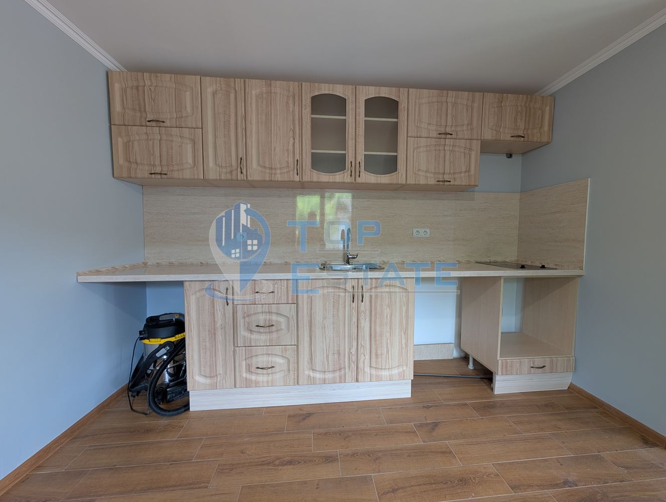 Едноетажна реновирана тухлена къща с голям двор в село Русаля - 0