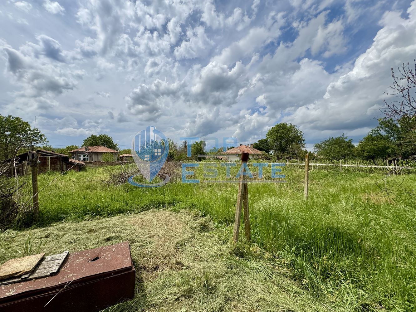 Къща с кладенец и голям двор в село Сушица, област Велико Търново - 0