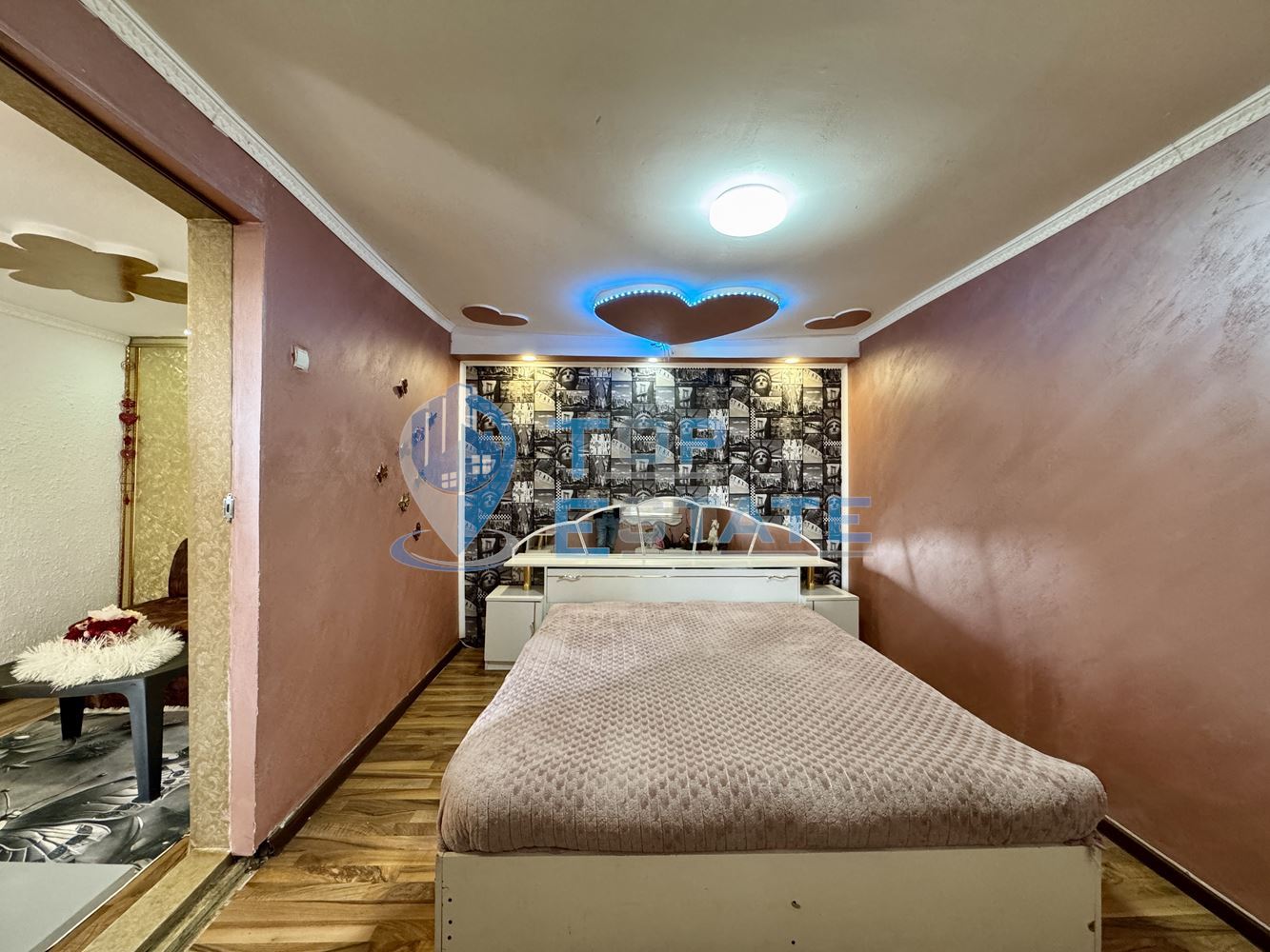 Обзаведена тухлена къща с прекрасен двор в град Полски Тръмбеш, област Велико Търново - 0