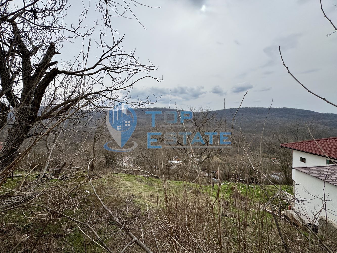 Парцел в регулация с панорамна гледка в село Малки Чифлик, област Велико Търново - 0