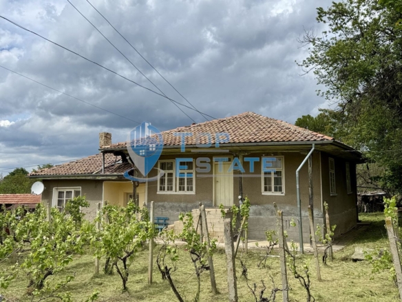 Къща с кладенец и голям двор в село Сушица, област Велико Търново - 0