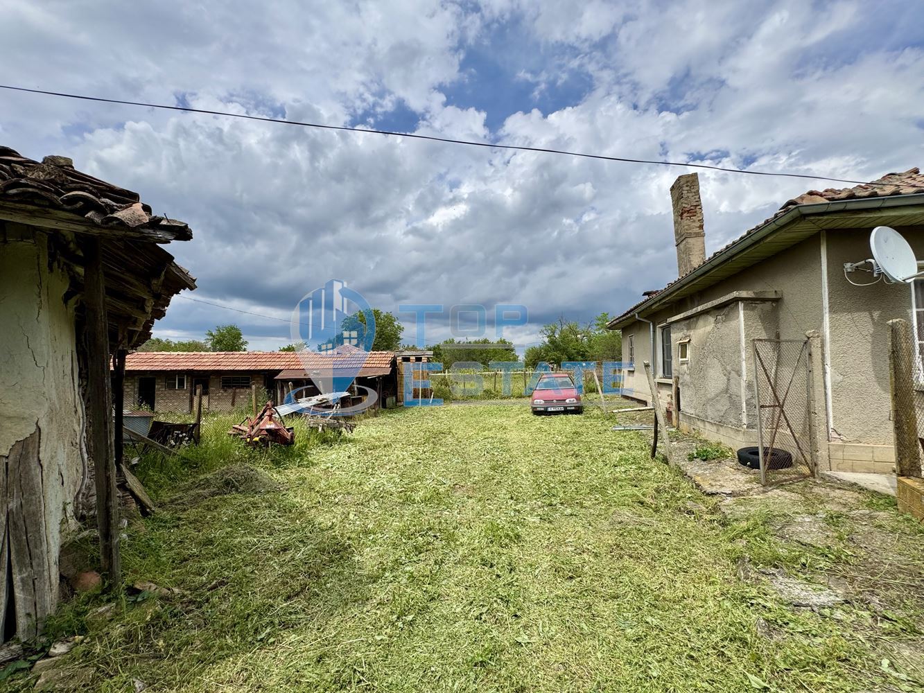 Къща с кладенец и голям двор в село Сушица, област Велико Търново - 0