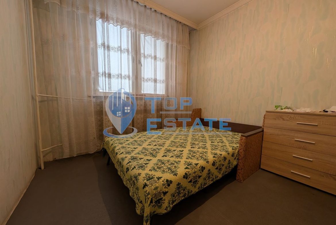 Двуетажна масивна къща в град Стражица - 0