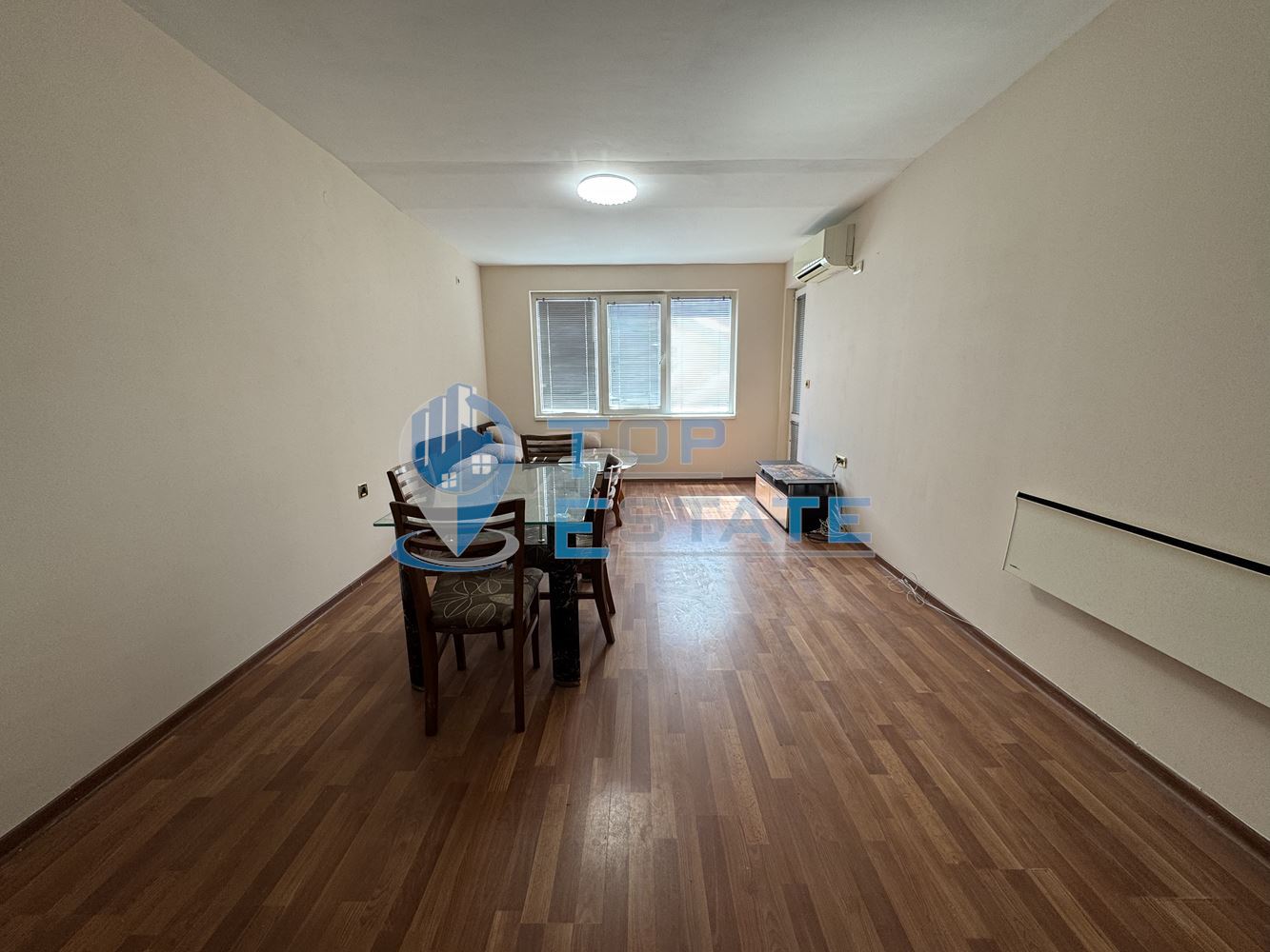 Тристаен, обзаведен, ремонтиран апартамент под наем в центъра на град Велико Търново - 0