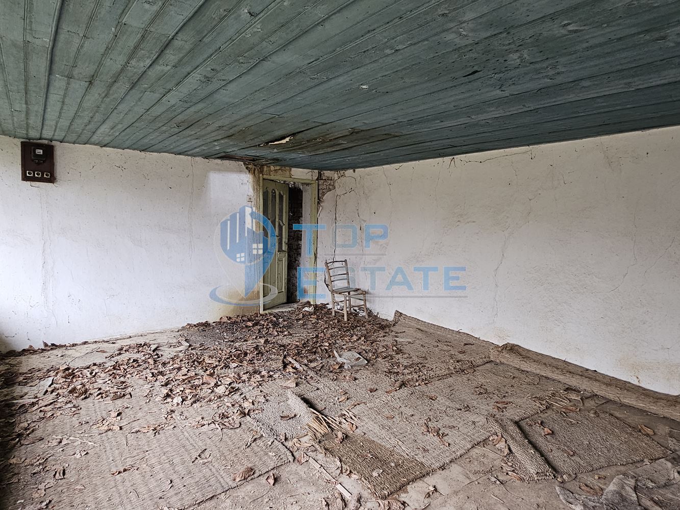 Голям парцел със стара къща и два кладенеца в село Паскалевец, област Велико Търново - 0