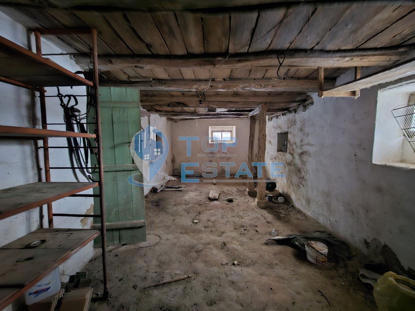 Едноетажна къща близо до река с голям двор в село Росно, област Велико Търново - 0