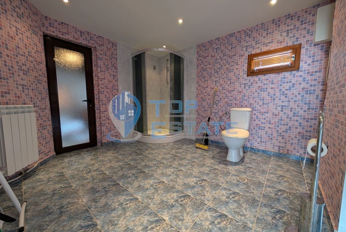 Двуетажна къща във възрожденски стил с кладенец в село Драгижево - 0