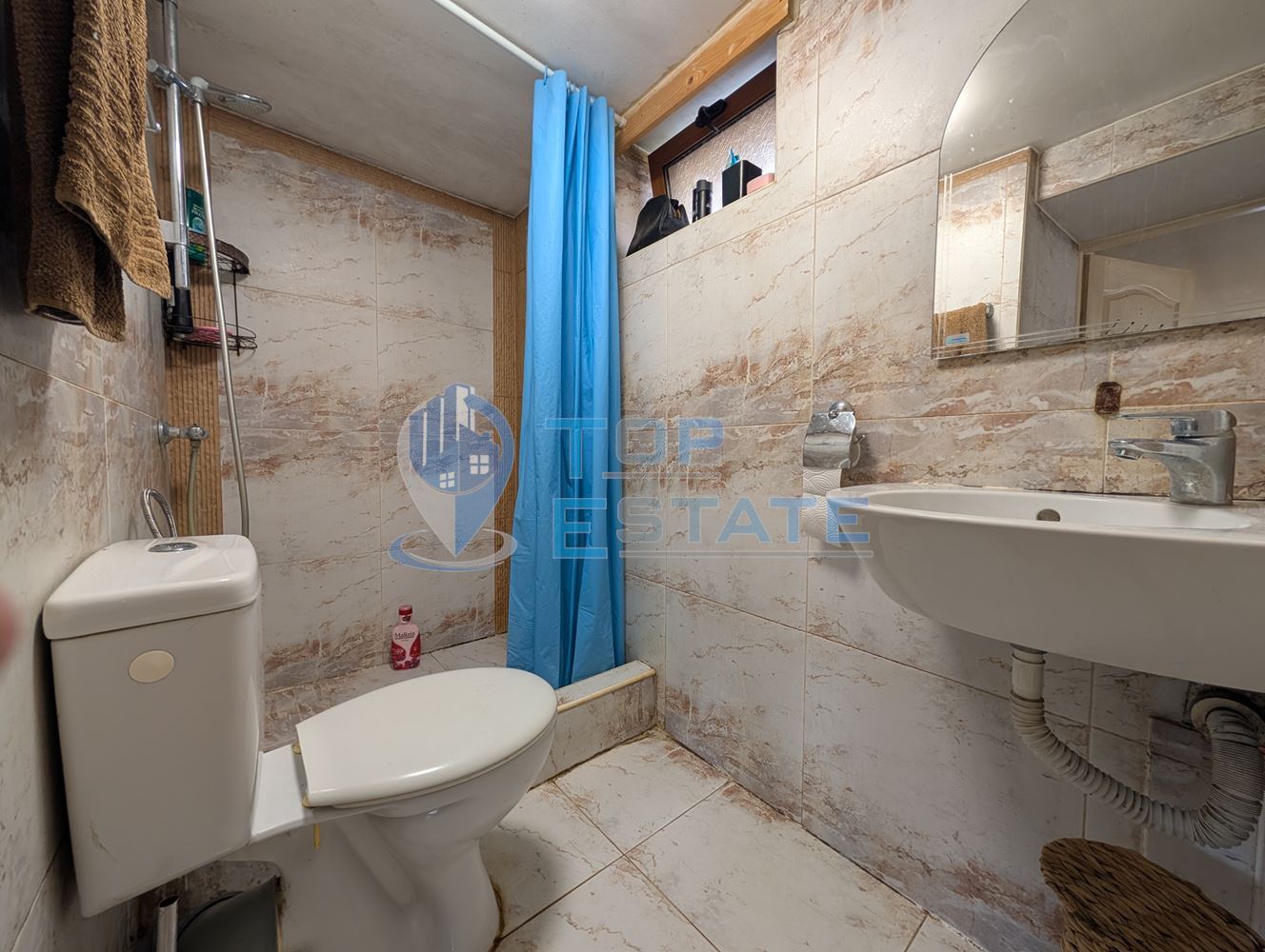 Тухлена къща с гараж и голям двор в село Раданово - 0