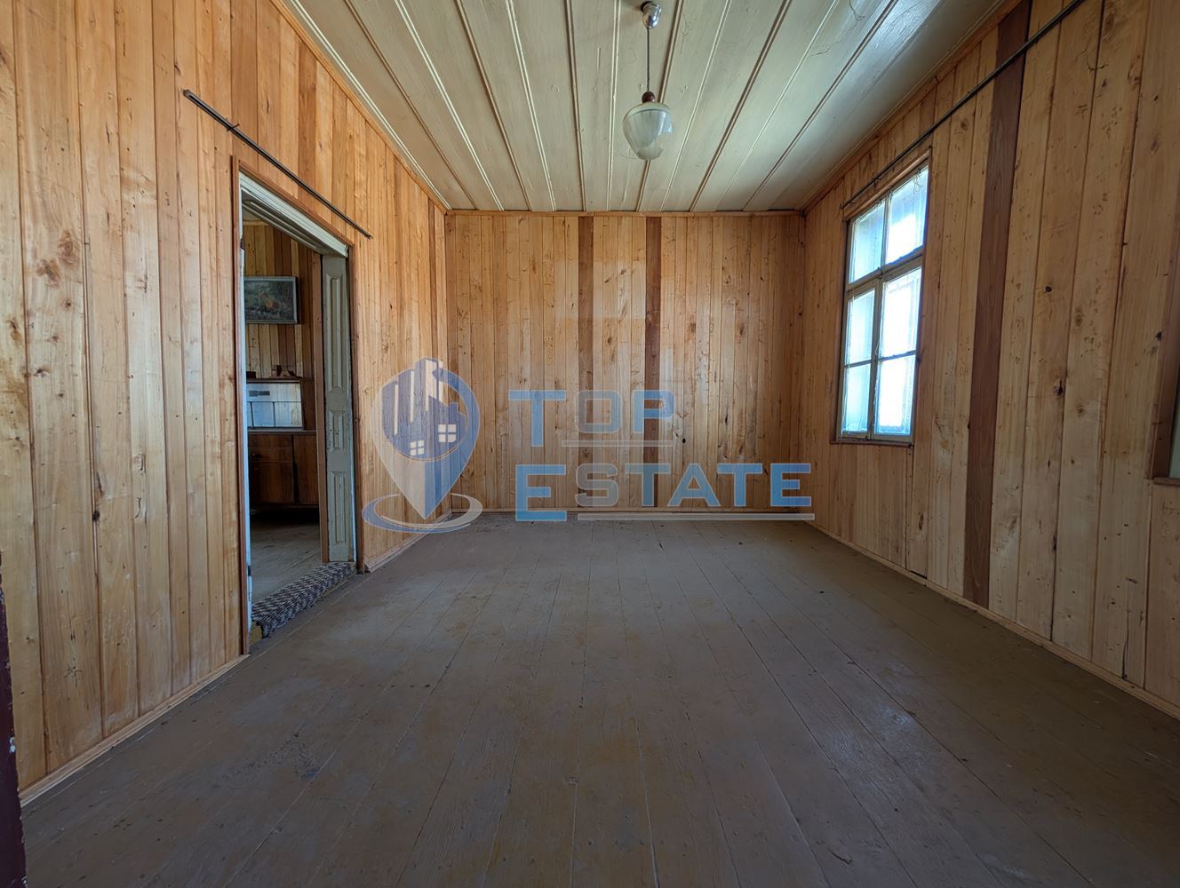 Просторна двуетажна къща в центъра на село Драгижево - 0