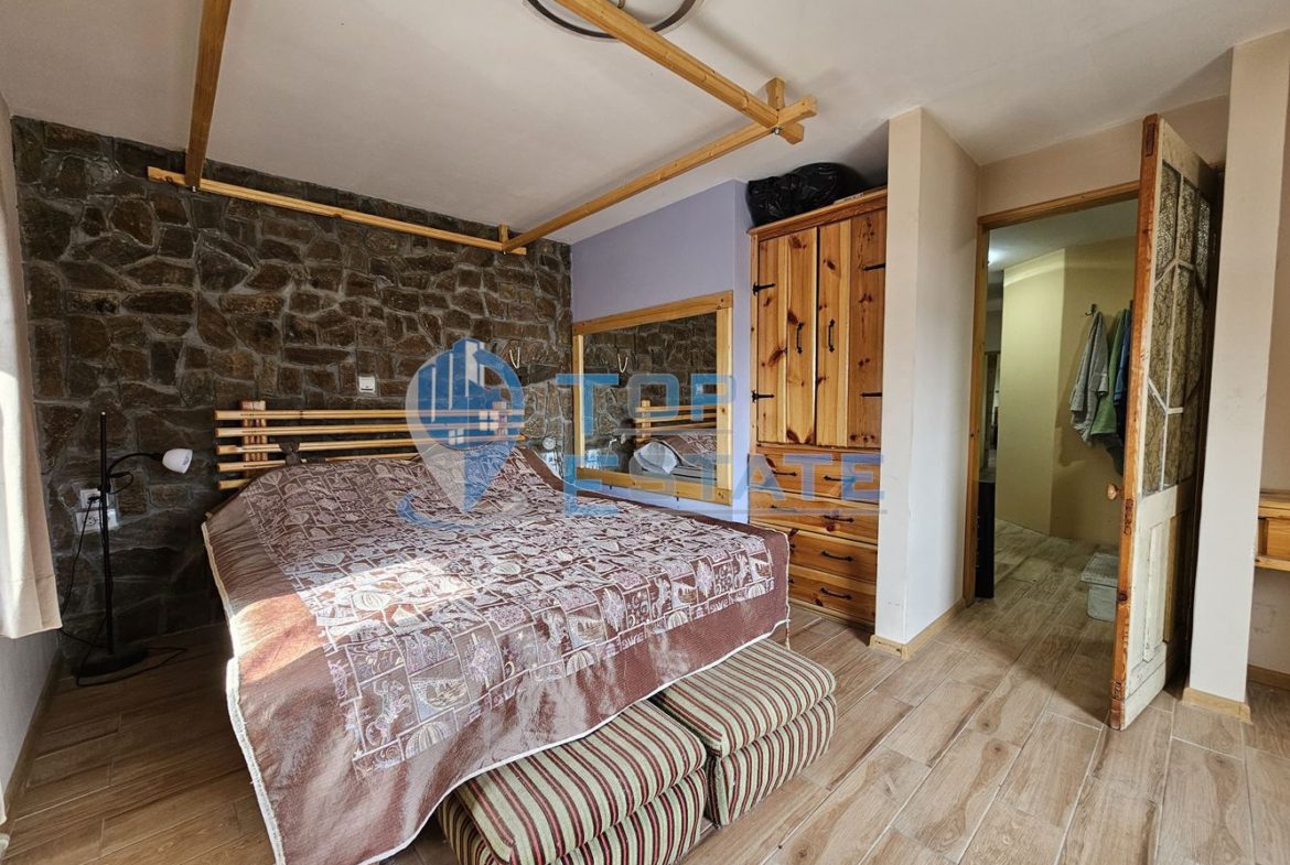 Двуетажна къща след ремонт с голям двор в село Горна Липница, област Велико Търново - 0