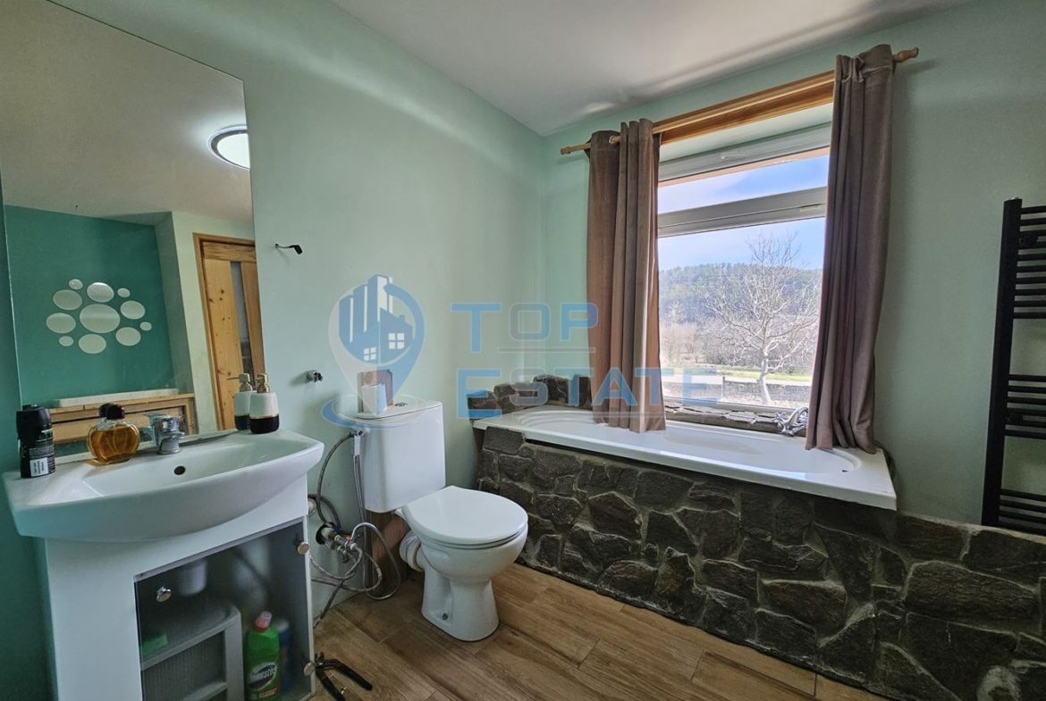 Двуетажна къща след ремонт с голям двор в село Горна Липница, област Велико Търново - 0