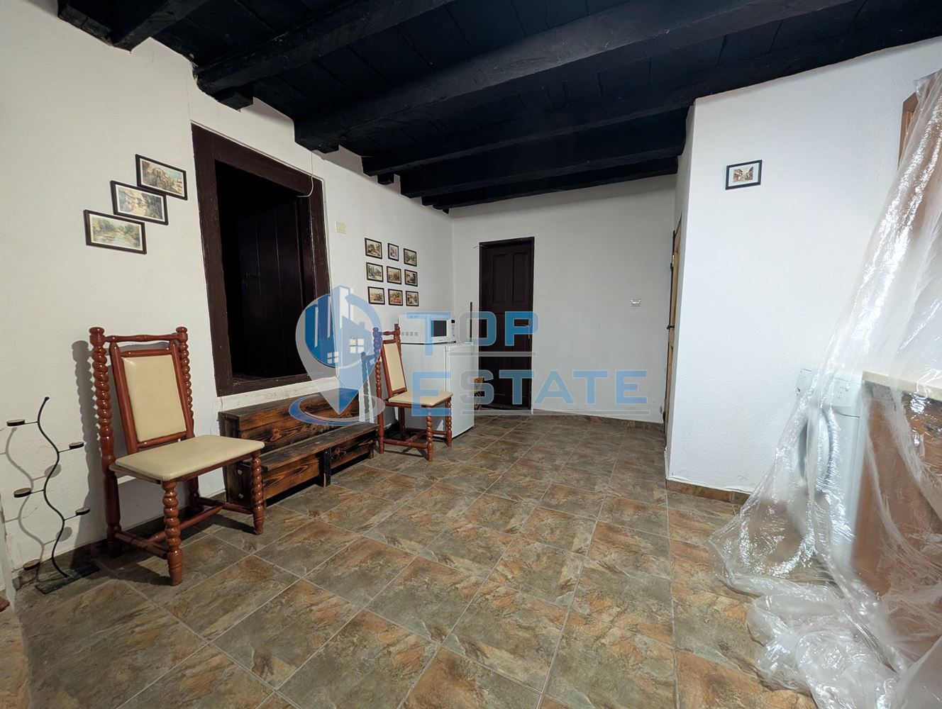 Двуетажна къща във възрожденски стил с кладенец в село Драгижево - 0