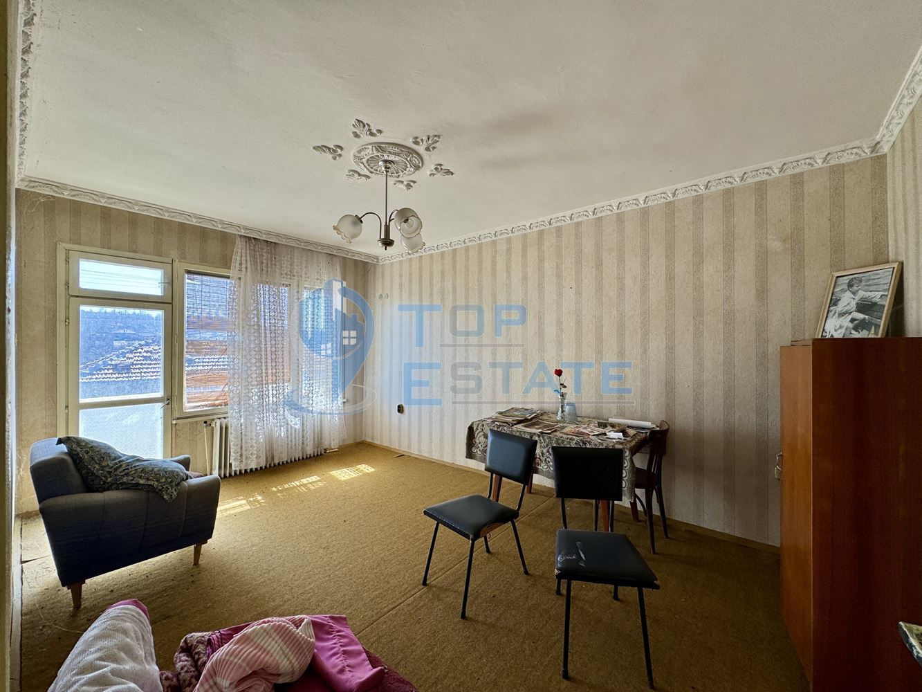 Масивна тухлена къща с кладенец и голям двор в село Ново Градище, област Велико Търново - 0