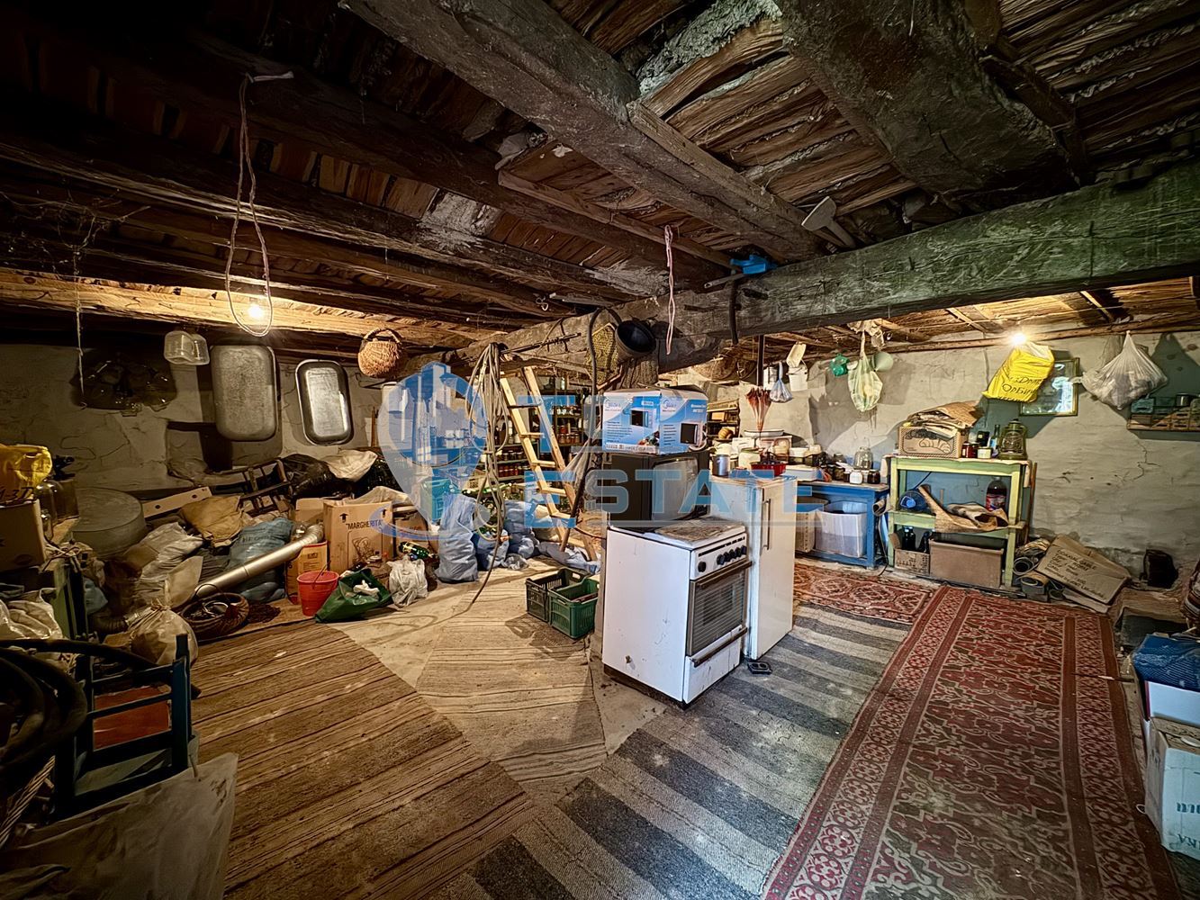 Къща с кладенец и голям двор в село Сушица, област Велико Търново - 0