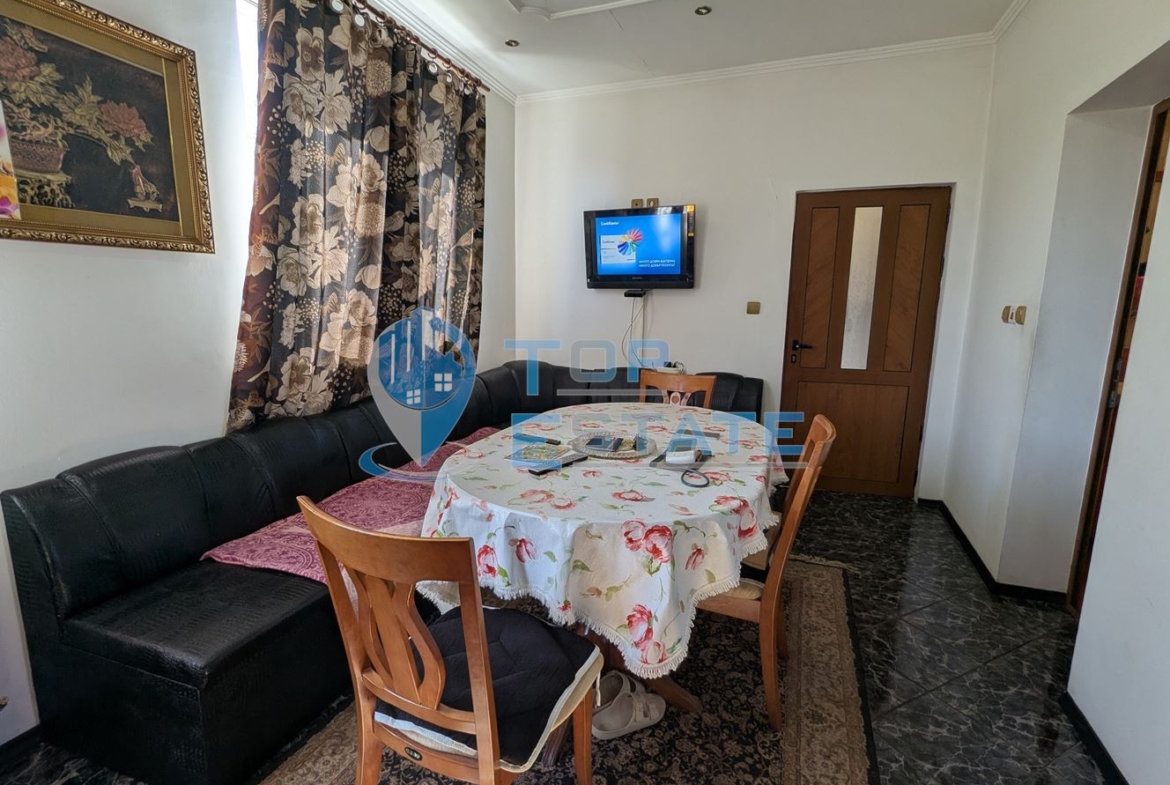 Ремонтирана и готова за нанасяне къща в село Пчелище, област Велико Търново - 0