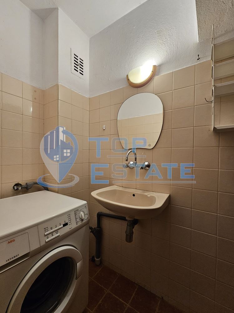 Многостаен, обзаведен апартамент в широкия център в град Велико Търново - 0