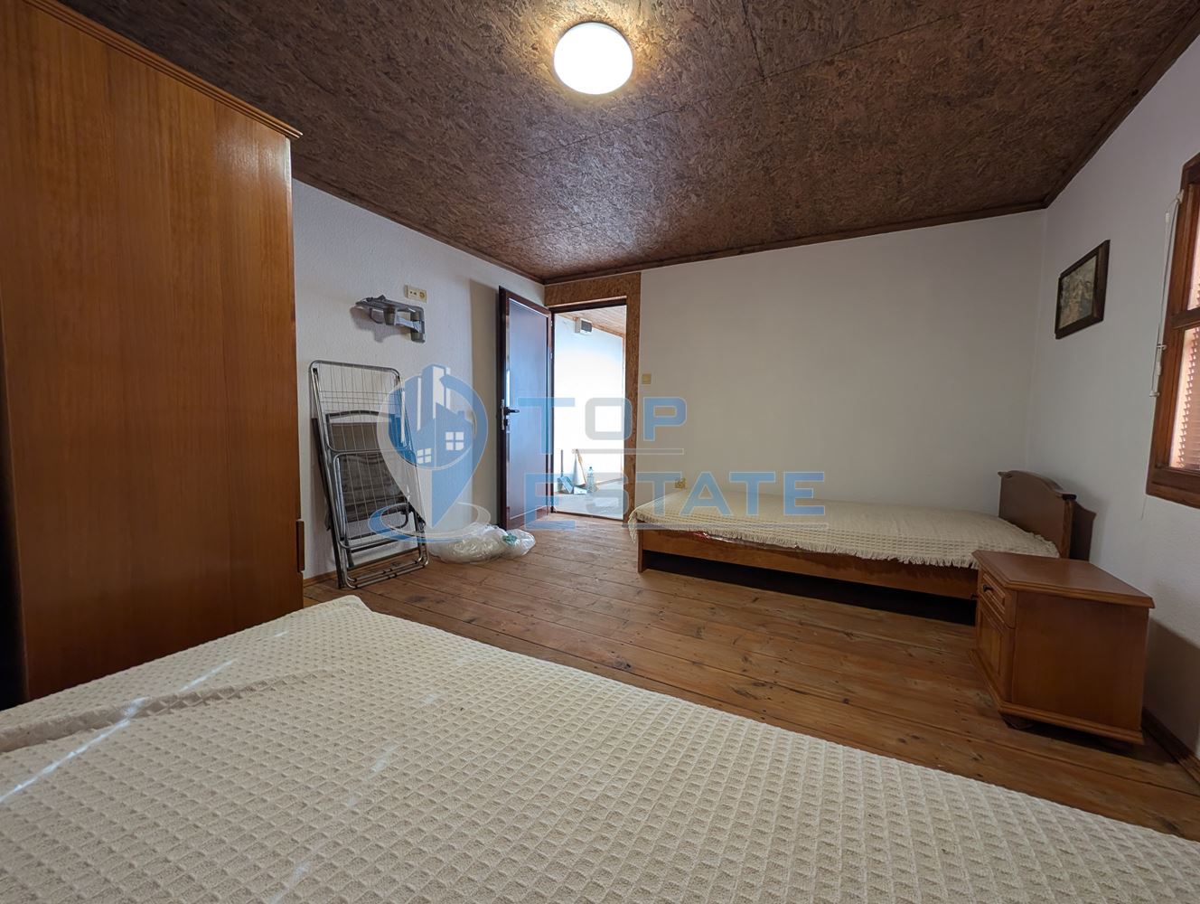 Двуетажна къща във възрожденски стил с кладенец в село Драгижево - 0