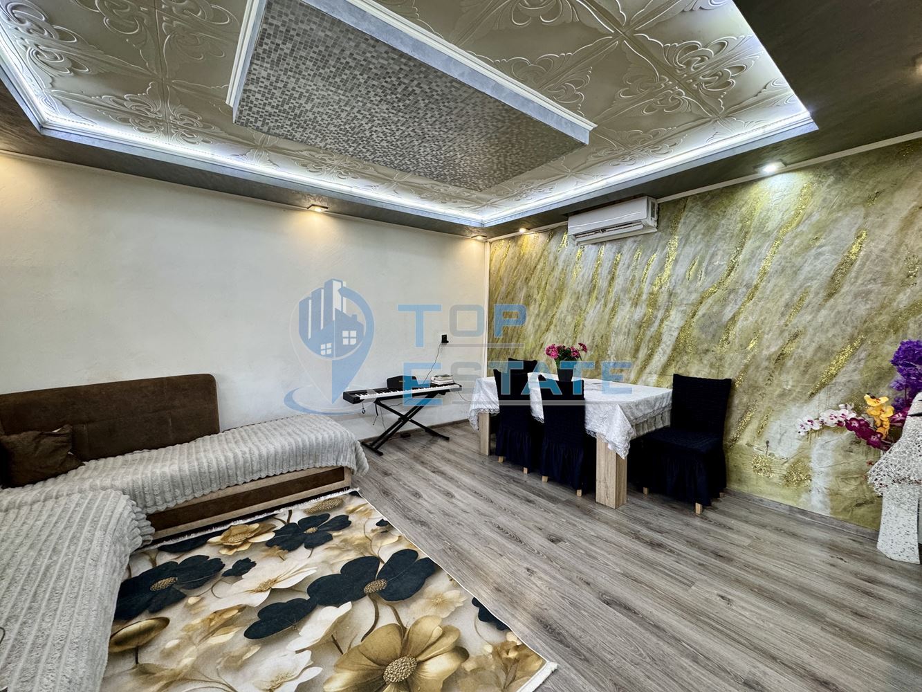 Обзаведена тухлена къща с прекрасен двор в град Полски Тръмбеш, област Велико Търново - 0