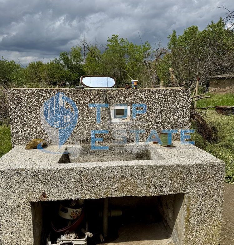 Къща с кладенец и голям двор в село Сушица, област Велико Търново - 0