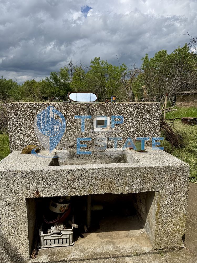 Къща с кладенец и голям двор в село Сушица, област Велико Търново - 0