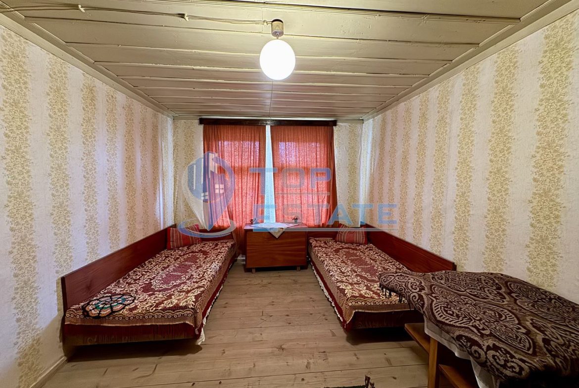 Къща с кладенец и голям двор в село Сушица, област Велико Търново - 0