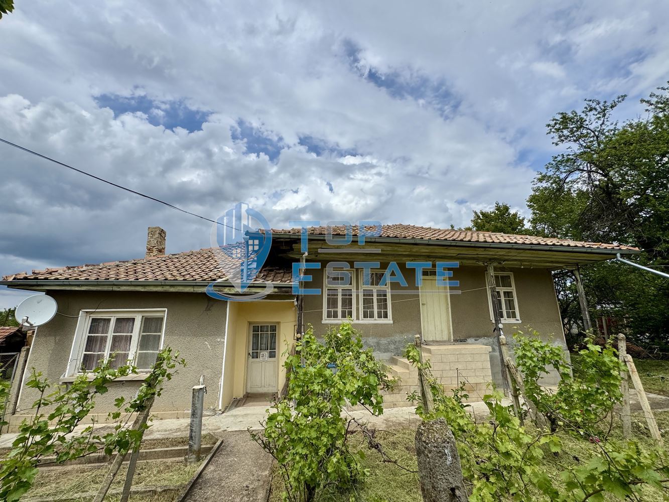 Къща с кладенец и голям двор в село Сушица, област Велико Търново - 0