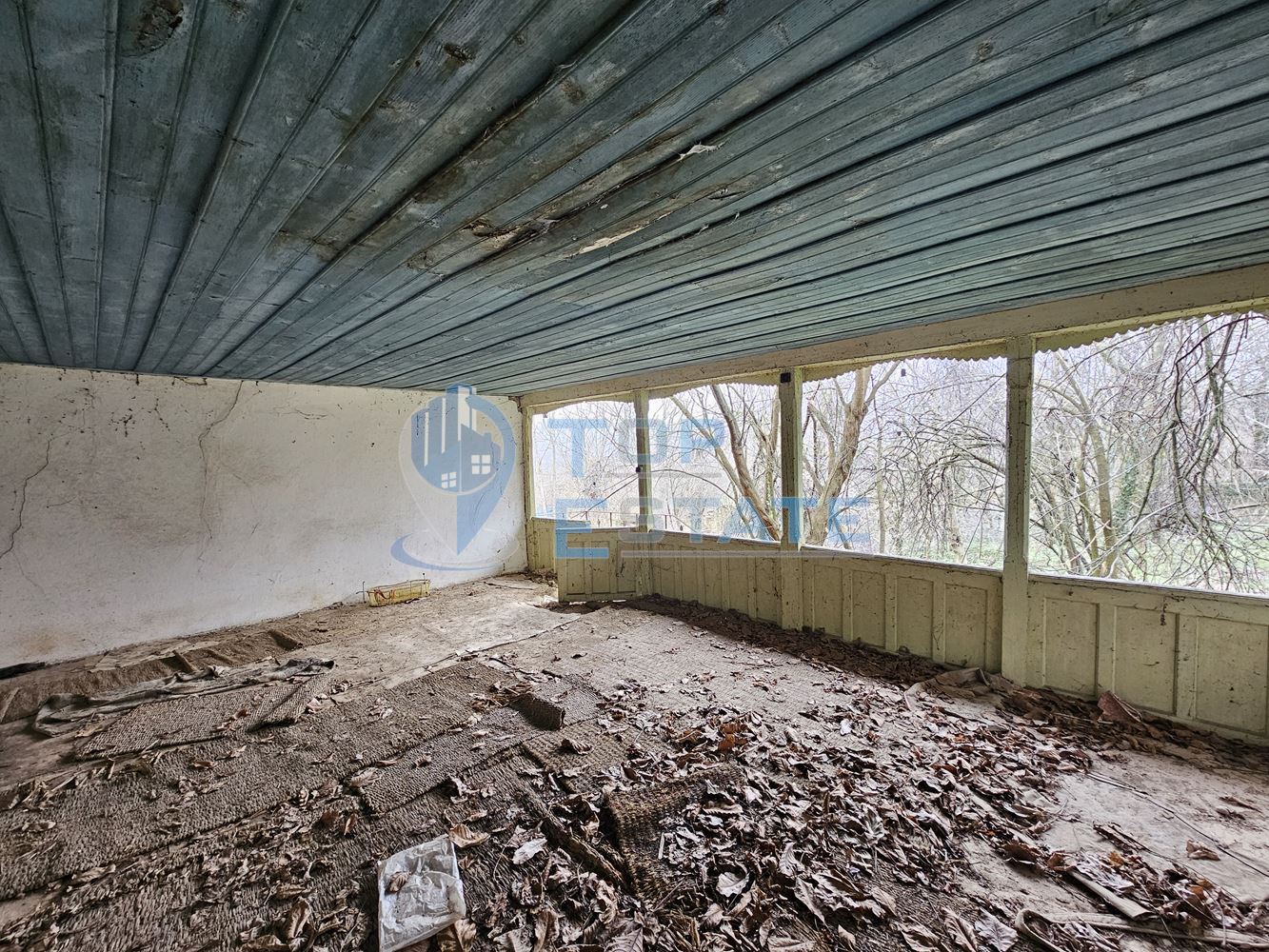 Голям парцел със стара къща и два кладенеца в село Паскалевец, област Велико Търново - 0