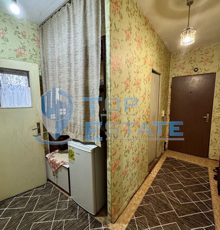 Двустаен панелен апартамент в град Стажица, област Велико Търново - 0