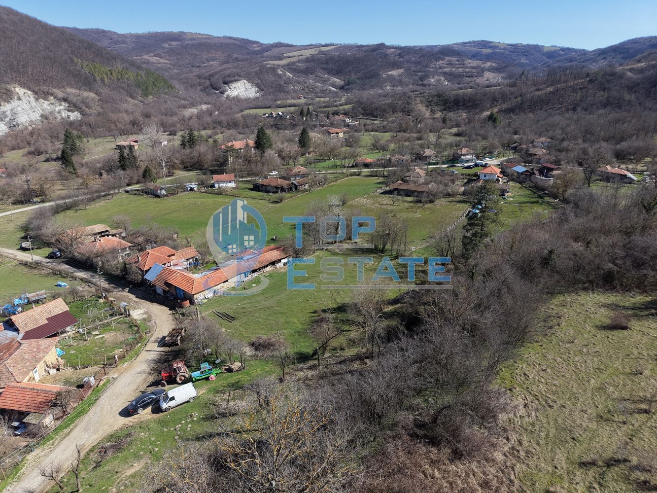 Панорамен парцел с партиди за ток и вода в планинското село Разсоха, област Велико Търново - 0