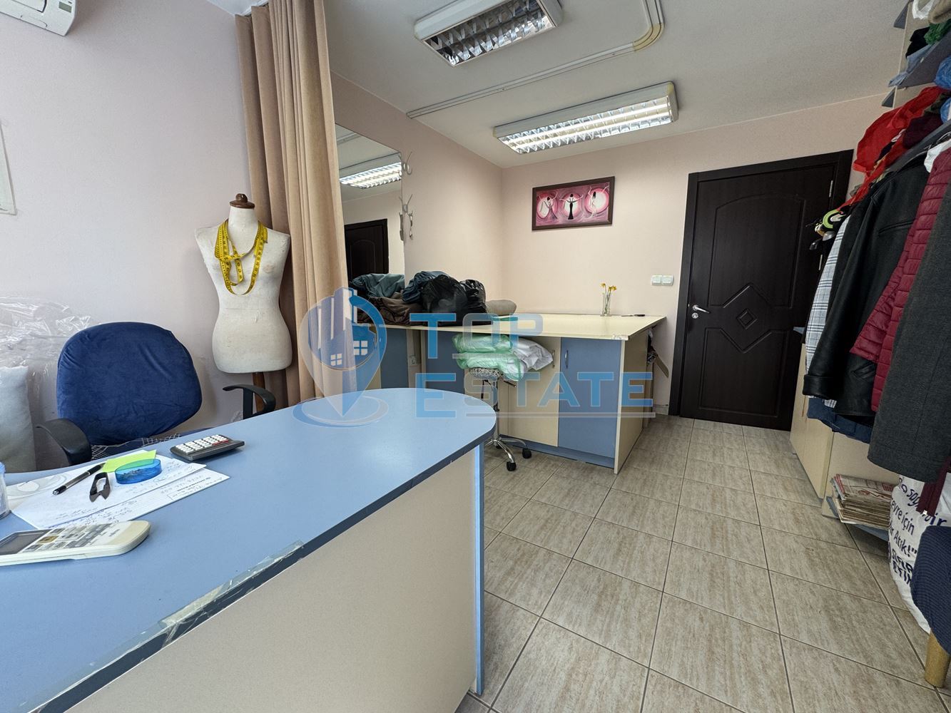 Офис помещение на комуникативно място в кв. Колю Фичето, гр. Велико Търново - 0