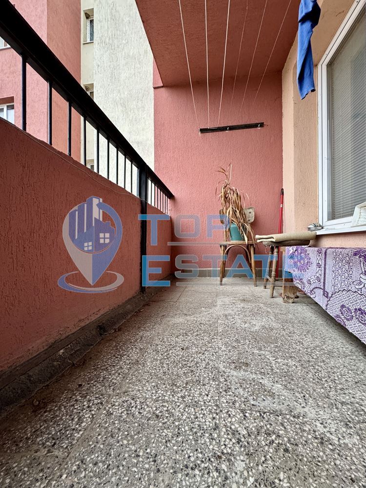 Двустаен панелен апартамент в град Стажица, област Велико Търново - 0