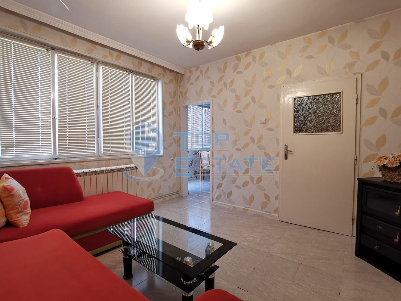 Многостаен тухлен апартамент с локално парно в централната част на гр. Лясковец-0 Многостаен тухлен апартамент с локално парно в централната част на гр. Лясковец - 0