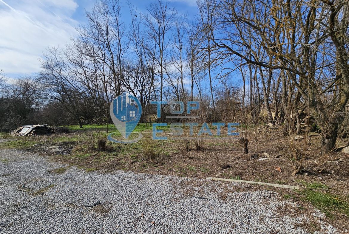 Двуетажна къща след ремонт с голям двор в село Горна Липница, област Велико Търново - 0