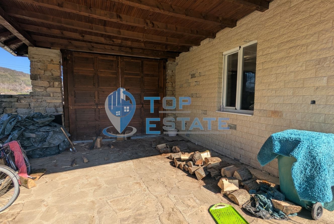 Ремонтирана и готова за нанасяне къща в село Пчелище, област Велико Търново - 0