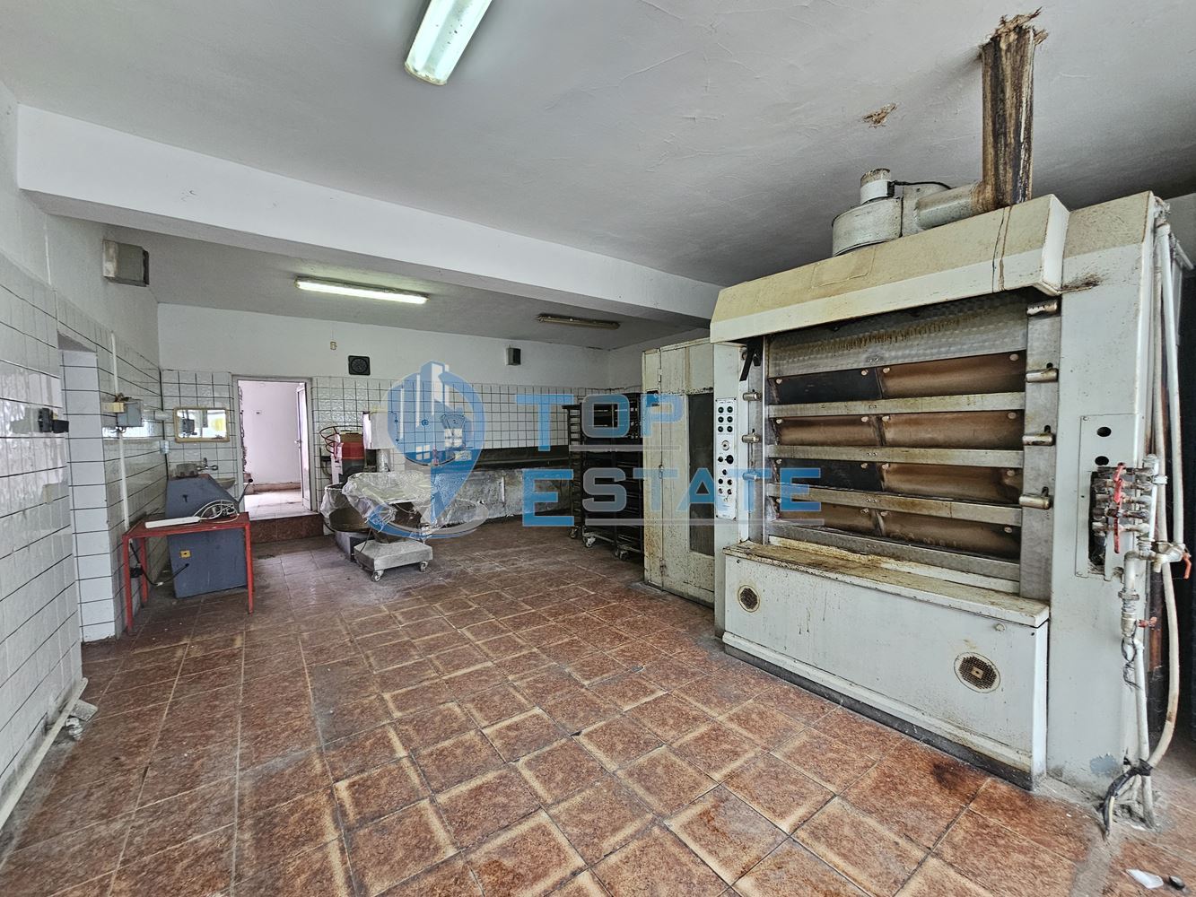 Търговски комплекс - хлебопекарна с оборудване, хранителен магазин и железария село Недан - 0