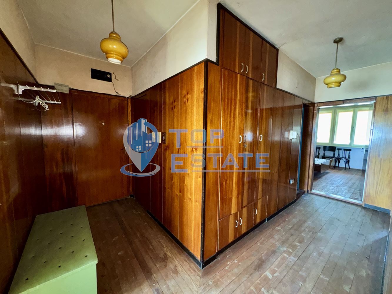 Многостаен тухлен апартамент с гараж в град Полски Тръмбеш, област Велико Търново - 0