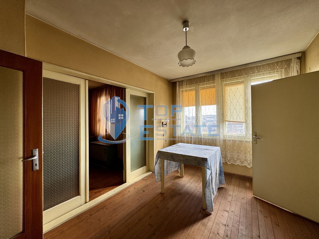 Многостаен тухлен апартамент с гараж в град Полски Тръмбеш, област Велико Търново - 0