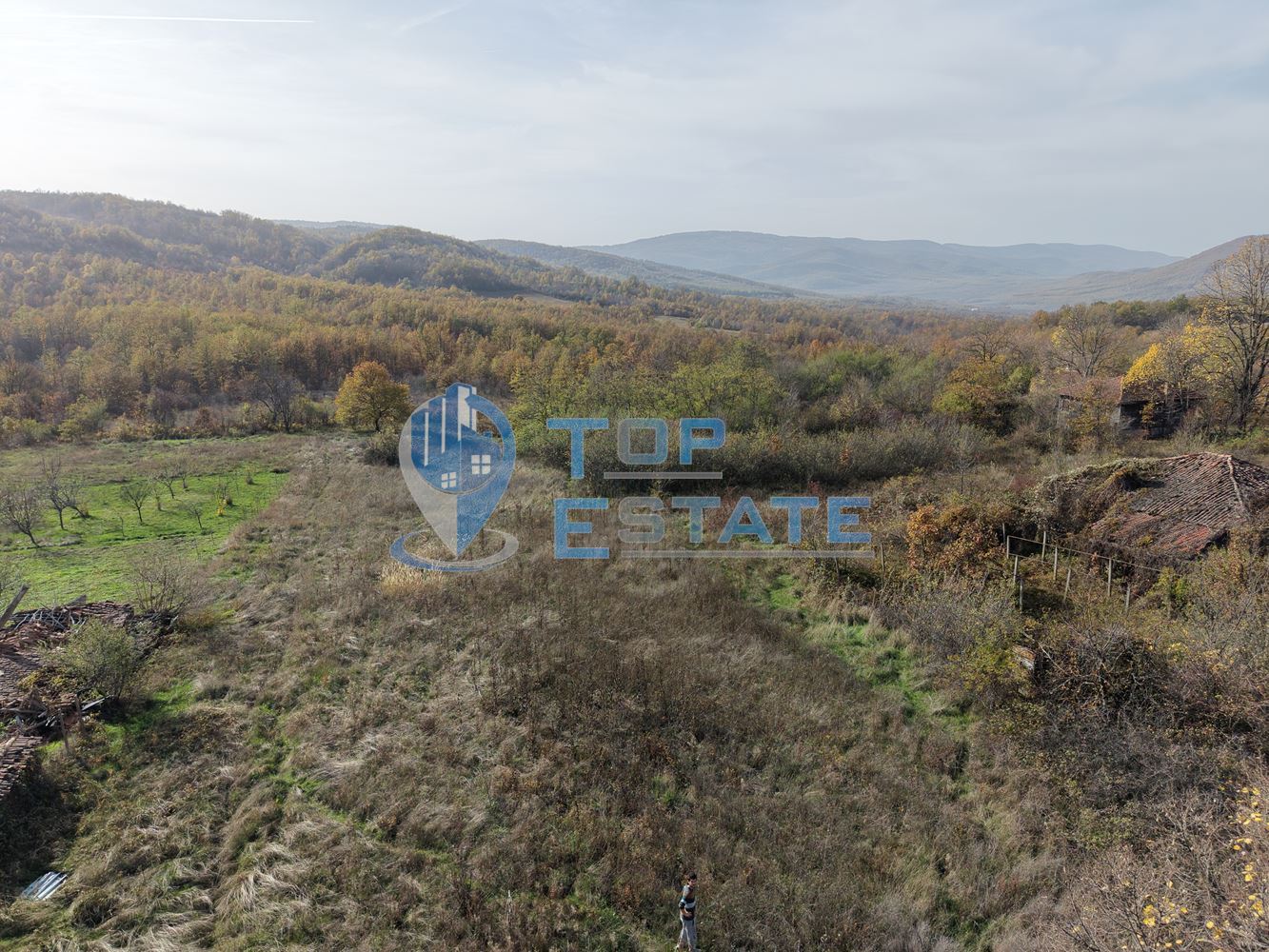 Панорамен парцел в регулация в село Равново, община Златарица - 0