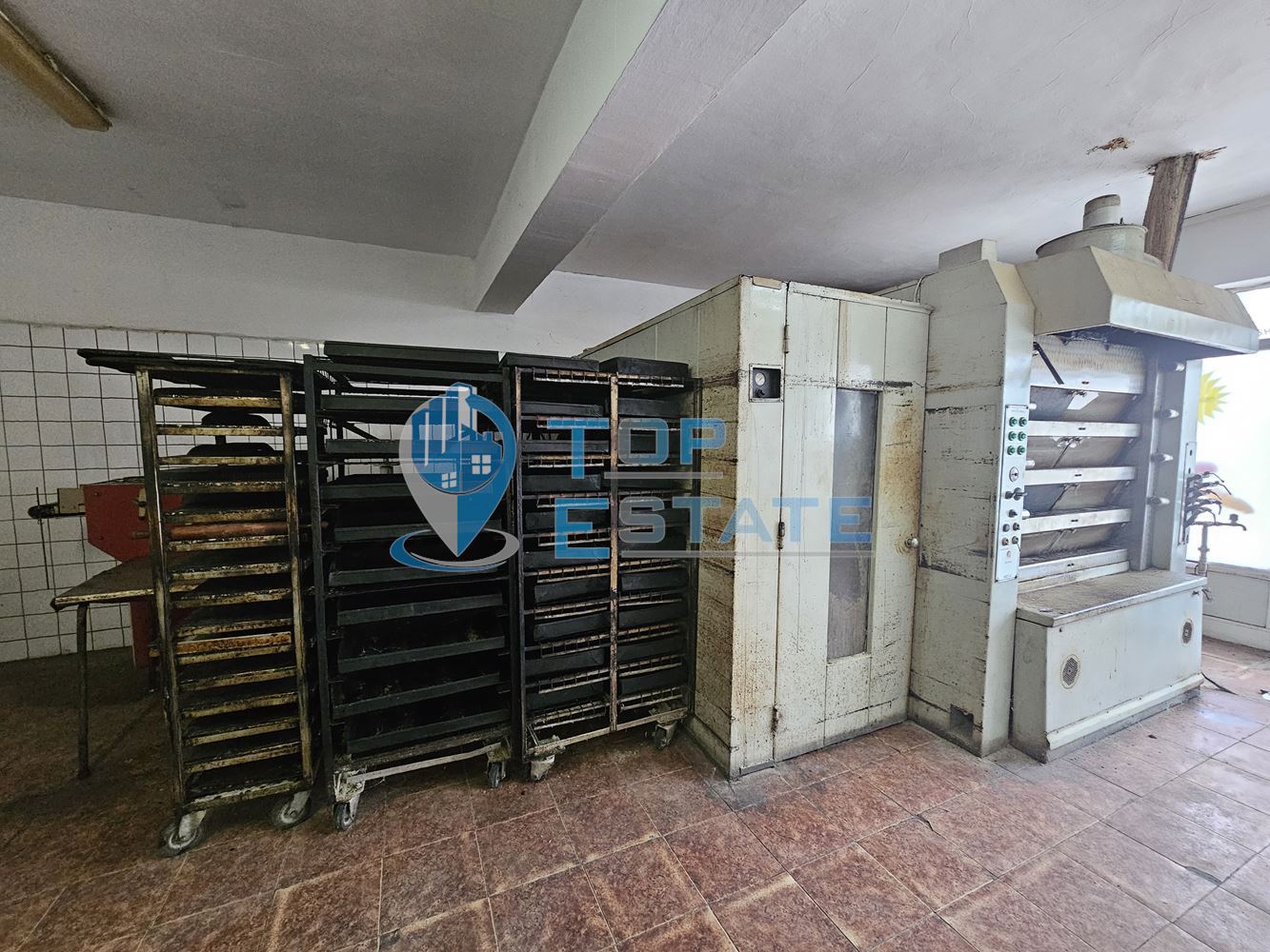 Търговски комплекс - хлебопекарна с оборудване, хранителен магазин и железария село Недан - 0