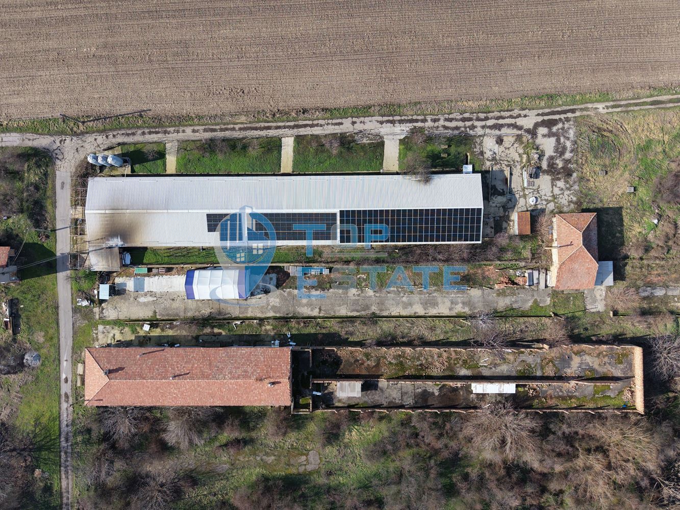 Птицеферма с разработен бизнес, ФЕЦ и оборудване, готова за работа в област Велико Търново - 0