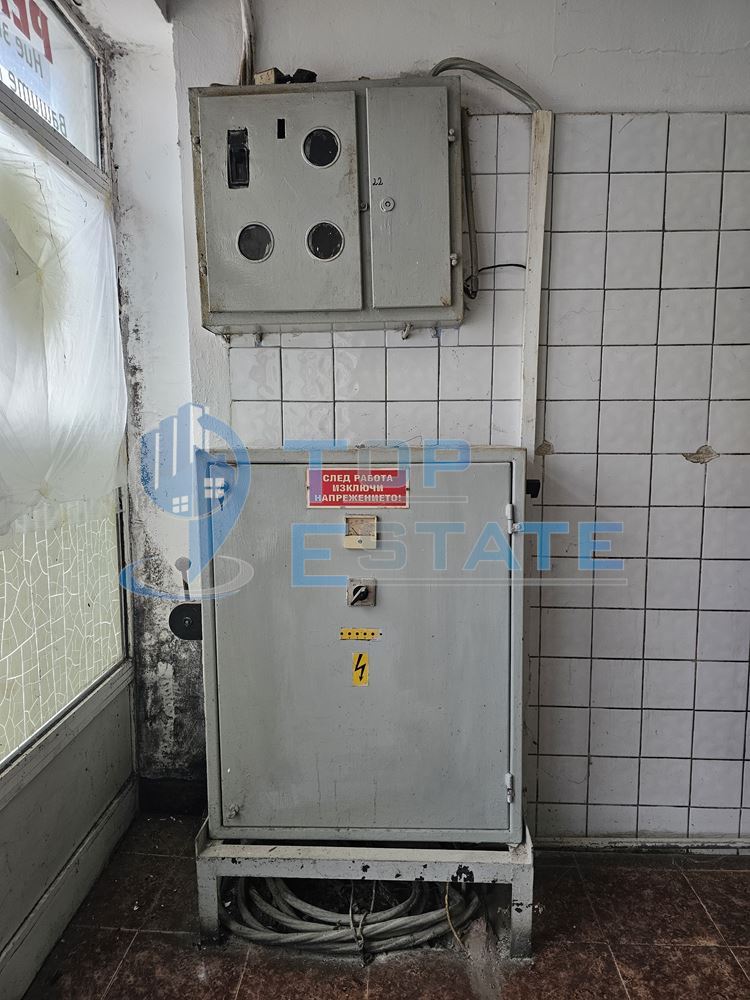 Търговски комплекс - хлебопекарна с оборудване, хранителен магазин и железария село Недан - 0