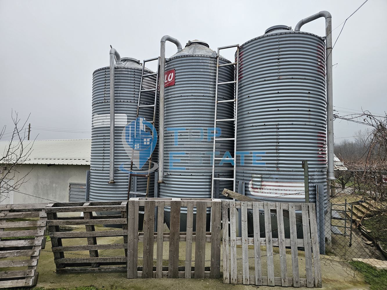 Птицеферма с разработен бизнес, ФЕЦ и оборудване, готова за работа в област Велико Търново - 0