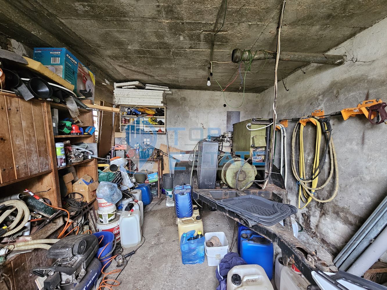 Птицеферма с разработен бизнес, ФЕЦ и оборудване, готова за работа в област Велико Търново - 0